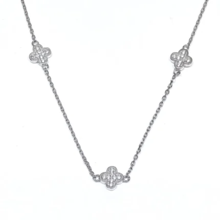 Дамско сребърно колие проба 925 с три цветчета и бляскави цирконии
