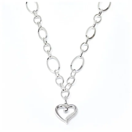 Елегантно сребърно дамско колие проба 925 с висулка във формата на нежно сърце и цирконии