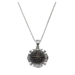 сребърно колие проба 925 с висулка във формата на компас с четерите посоки и красиви орнаменти