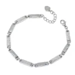 мъжка сребърна гривна проба 925 с класически елементи и инкрустация от фини цирконии