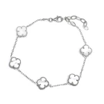 дамска сребърна гривна проба 925 с пет бели седефени детелини и красив обков символ на късмет