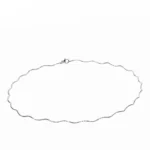 Нежно сребърно дамско колие във формата на спираловидна струна