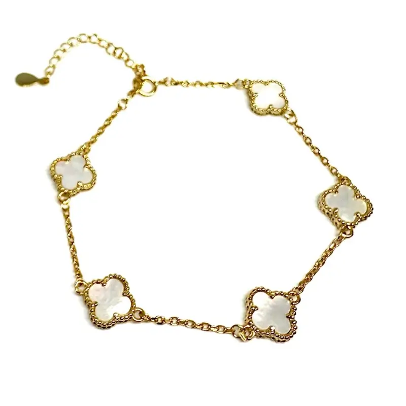 Дамска сребърна гривна със златисто покритие и детелини със седеф